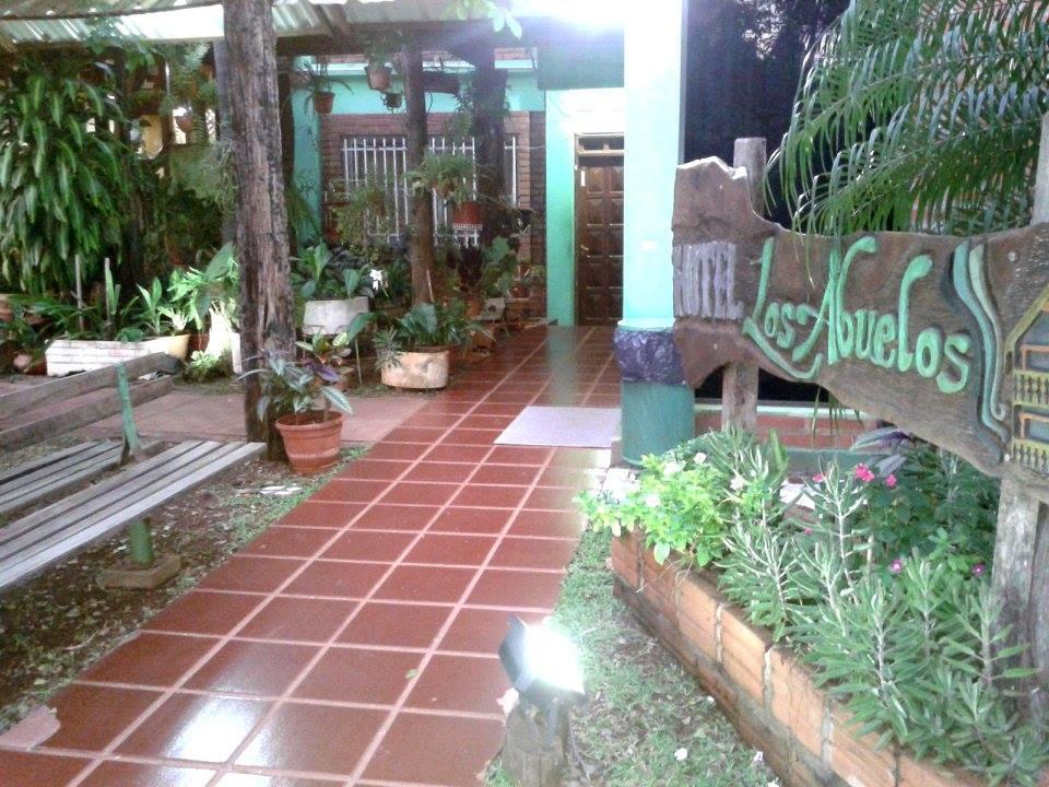 Hotel Los Abuelos เอลโซแบร์บิโอ ภายนอก รูปภาพ