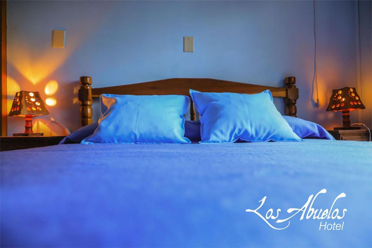 Hotel Los Abuelos เอลโซแบร์บิโอ ภายนอก รูปภาพ